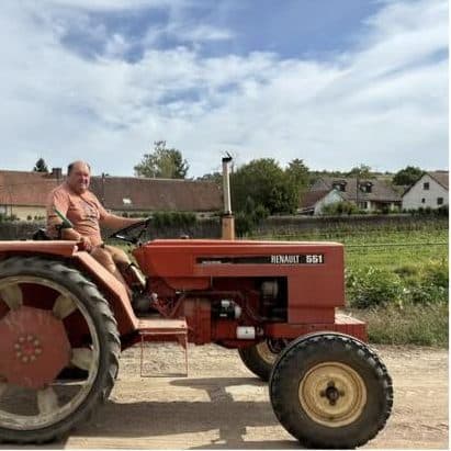 Didier Boisset sur son tracteur Renault 551